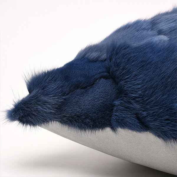 fox-model-blue-fur-and-linen-45x45